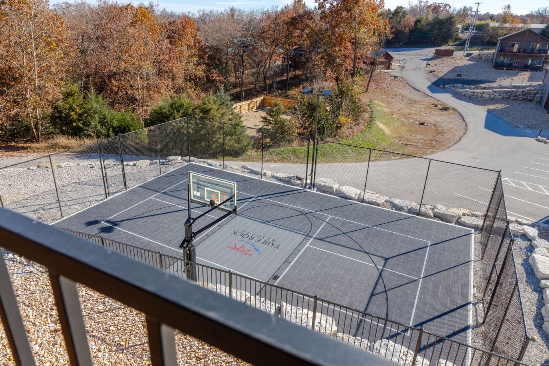 Table Rock Villas basketball and sport court