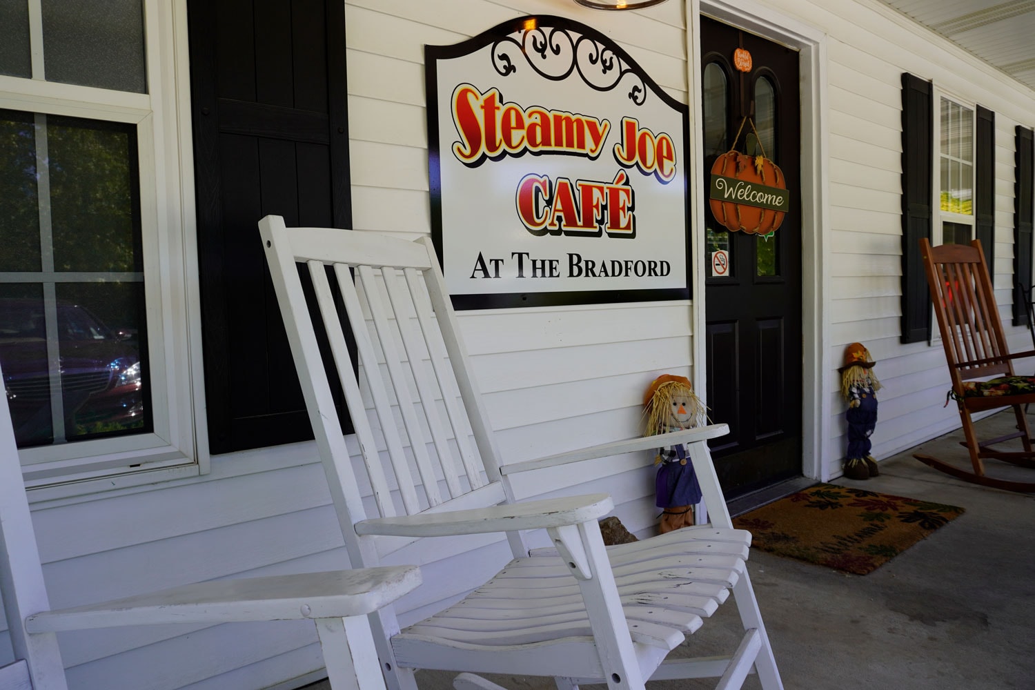 Steamy Joe's Cafe front porch exterior