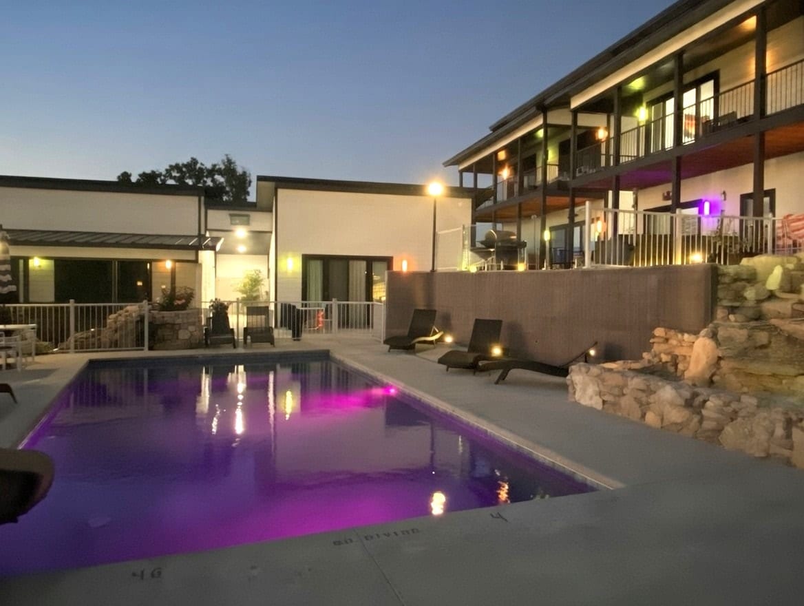 Grand Villas lakefront retreat with pool